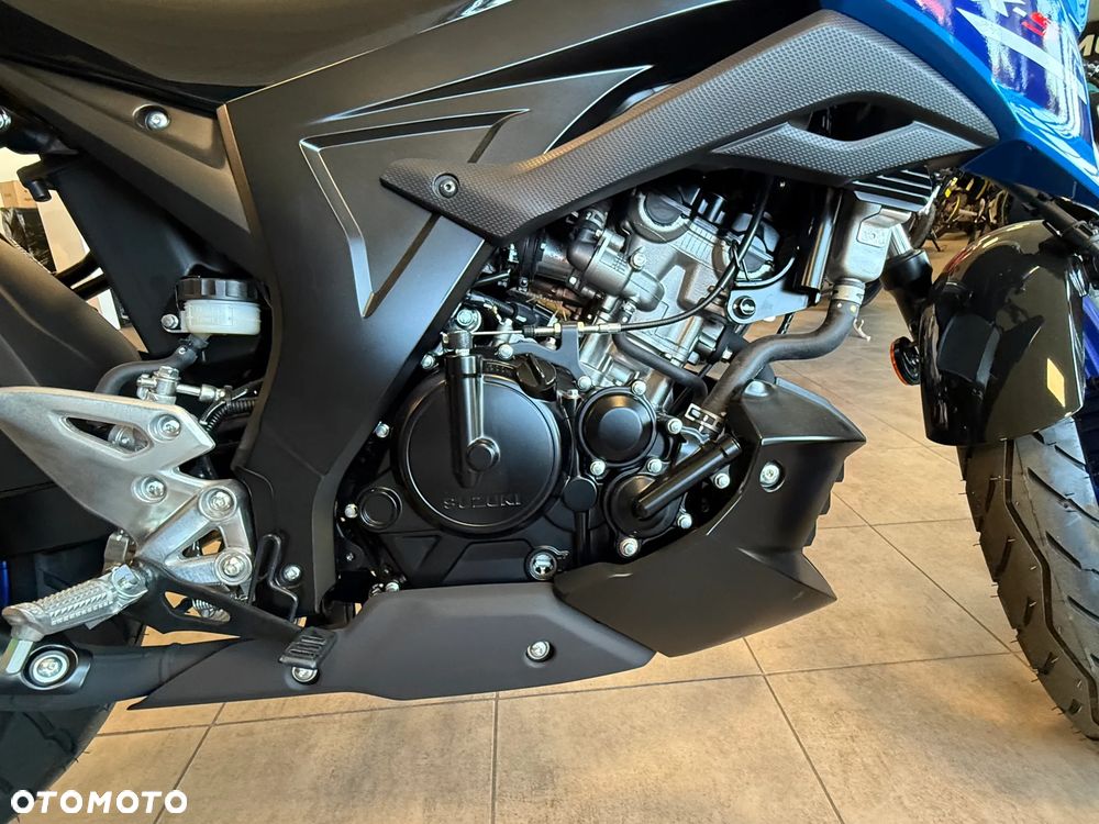 Suzuki GSX - 3