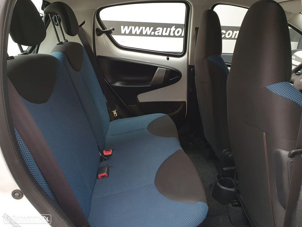 Toyota Aygo 1.0 + AC - 5