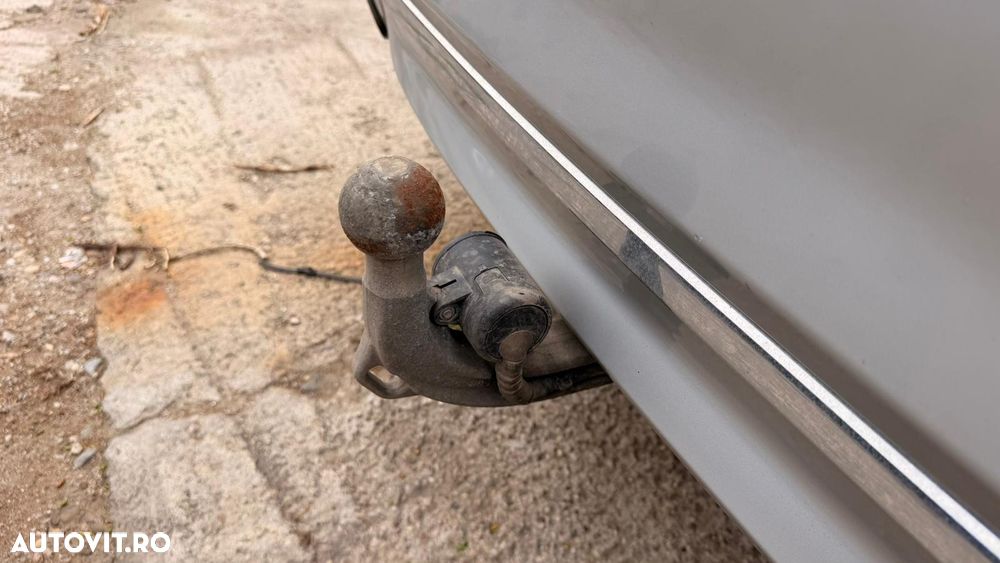 BMW Seria 5 520i Aut. Luxury Line - 26