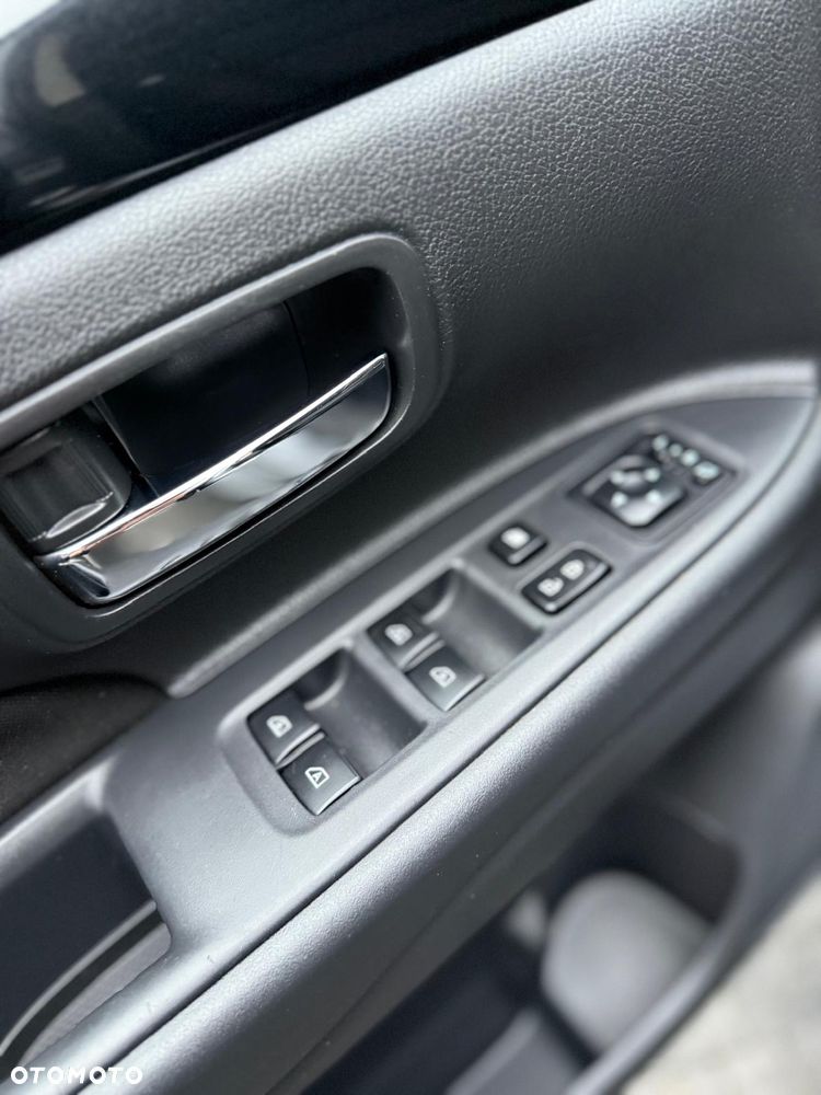 Mitsubishi Outlander - 18