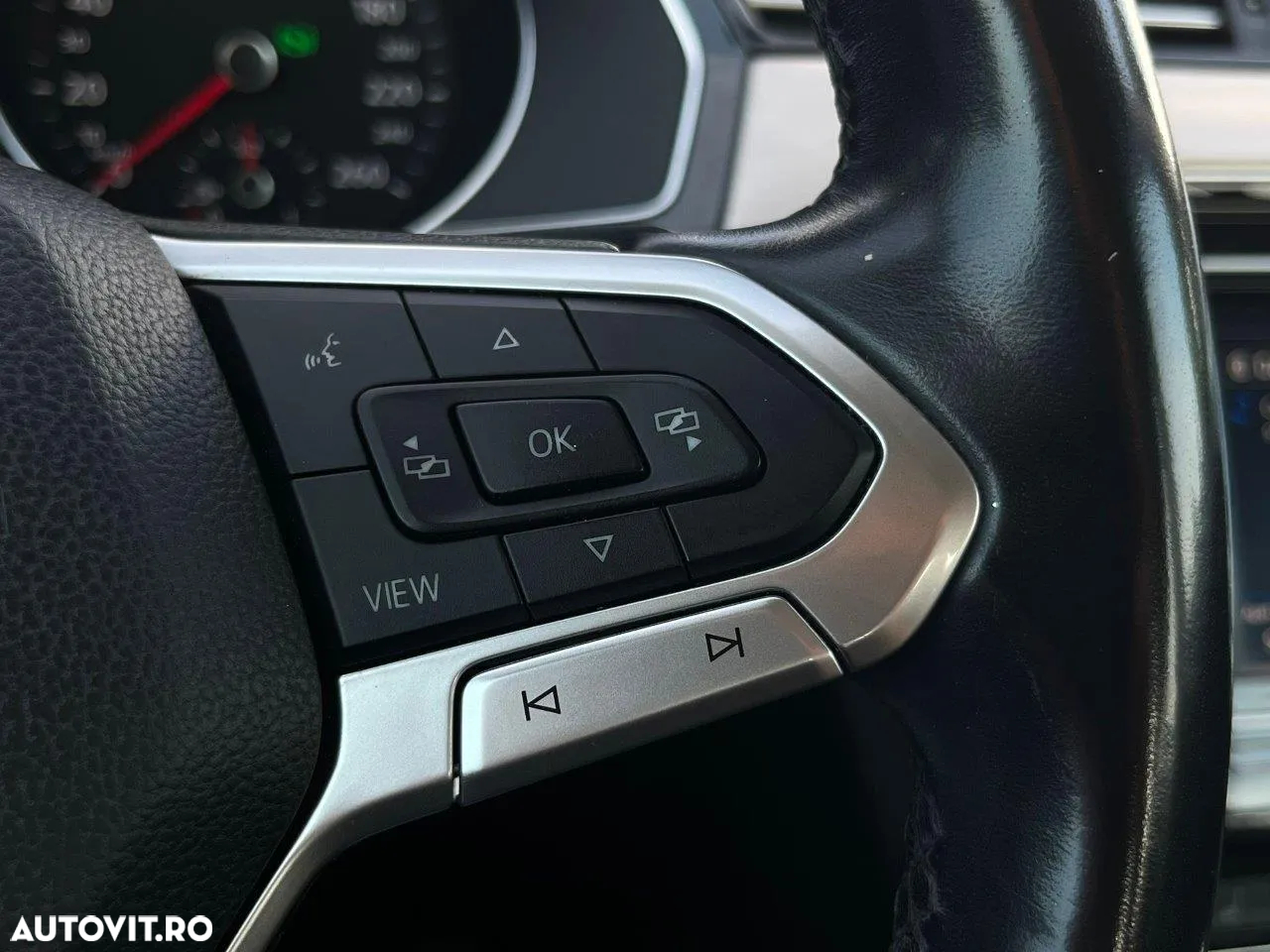 Volkswagen Passat - 11