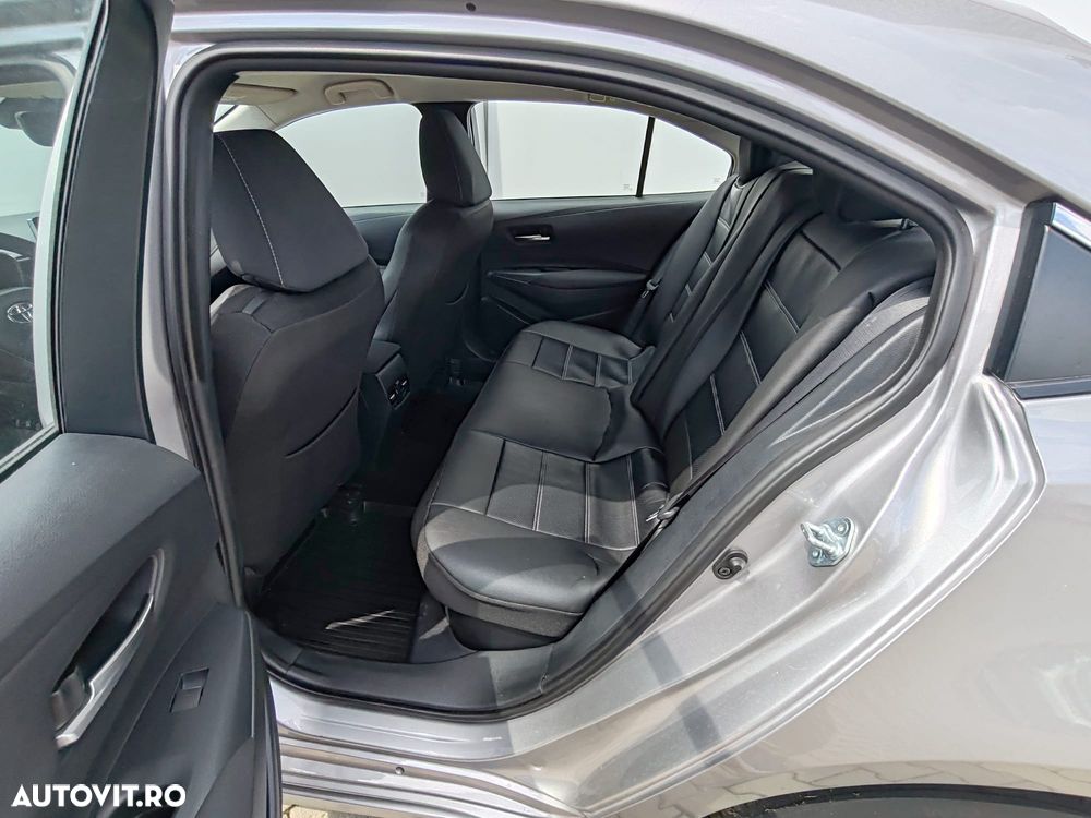 Toyota Corolla 1.8 HSD Dynamic - 8