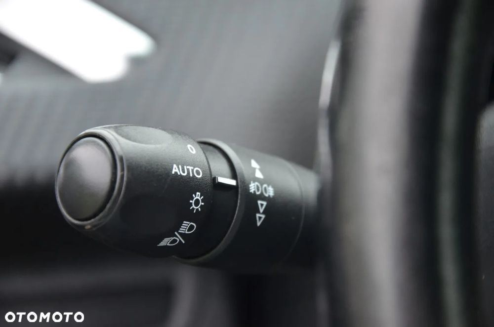 Peugeot 208 PureTech 110 Stop & Start EAT6 Allure - 27