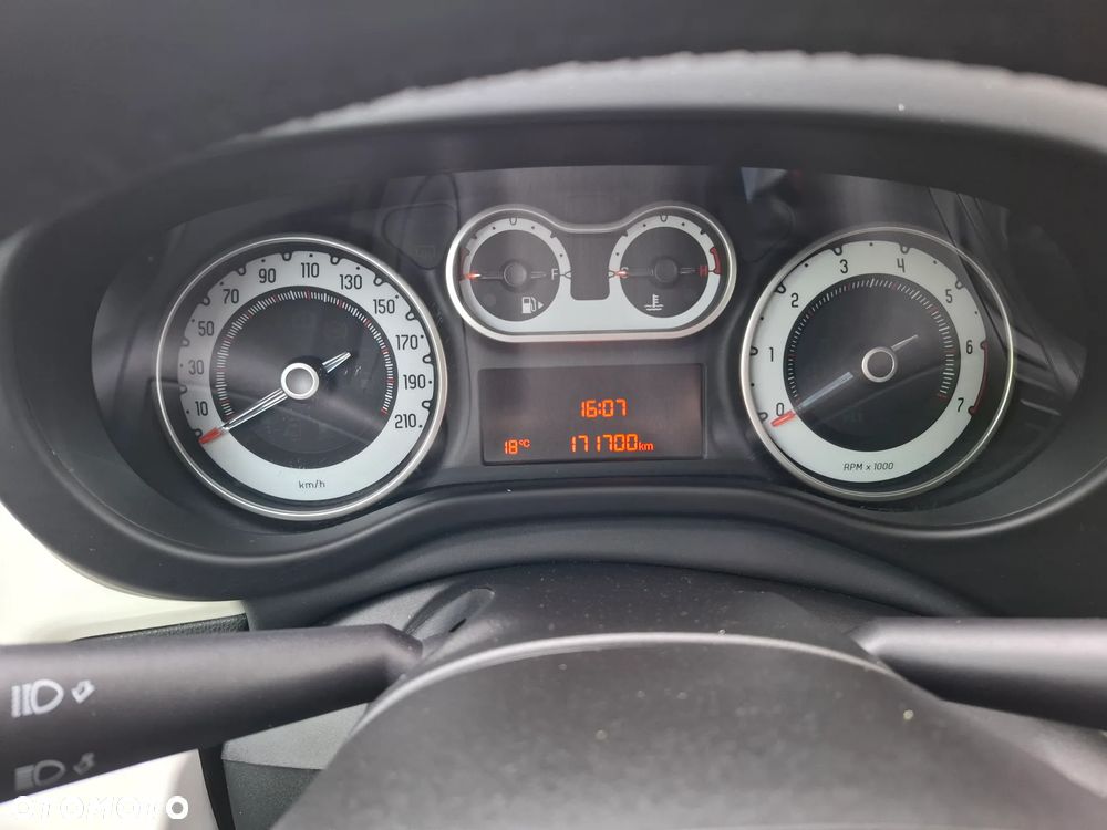 Fiat 500L Urban 1.4 16V Lounge - 21