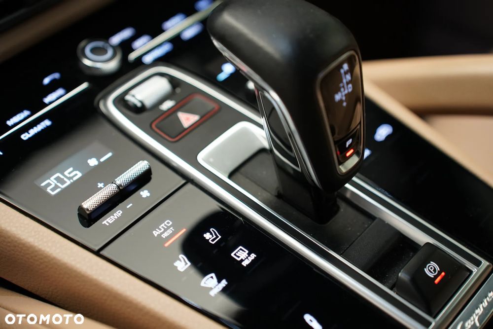 Porsche Cayenne Standard - 18