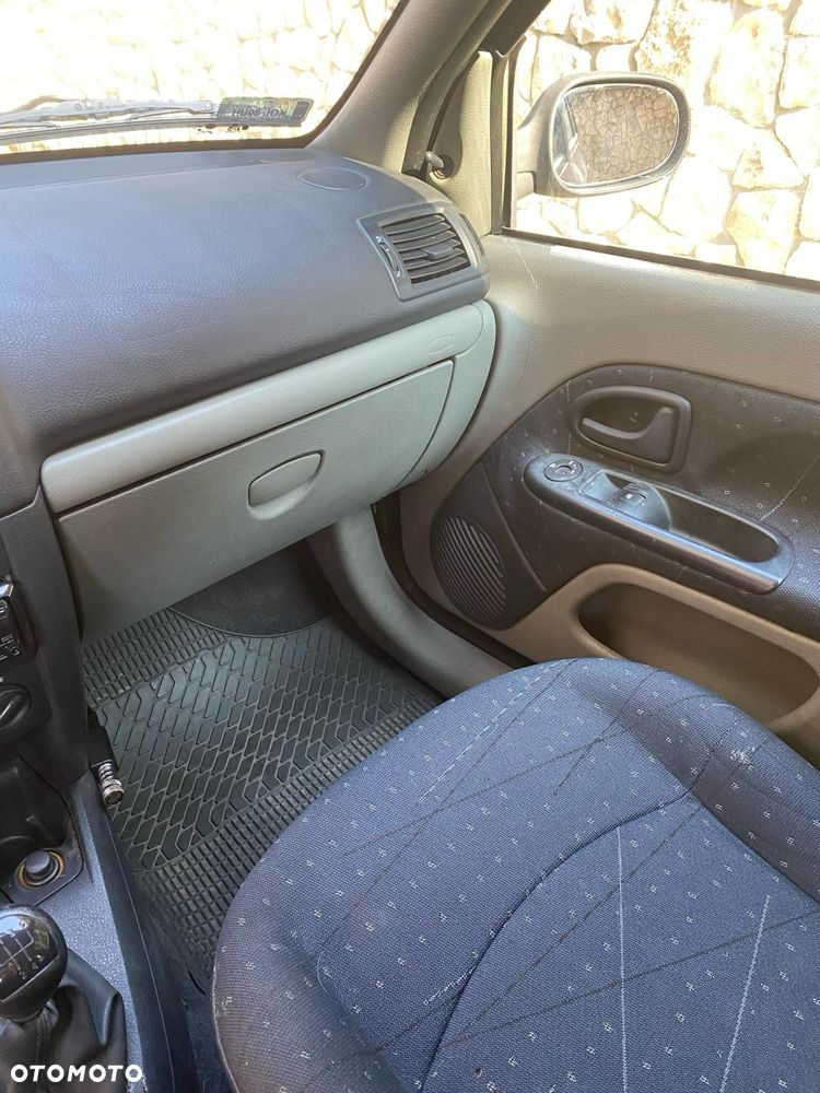 Renault Clio 1.2 16V Authentique - 16
