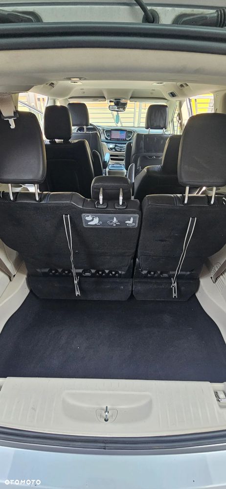 Chrysler Pacifica - 7