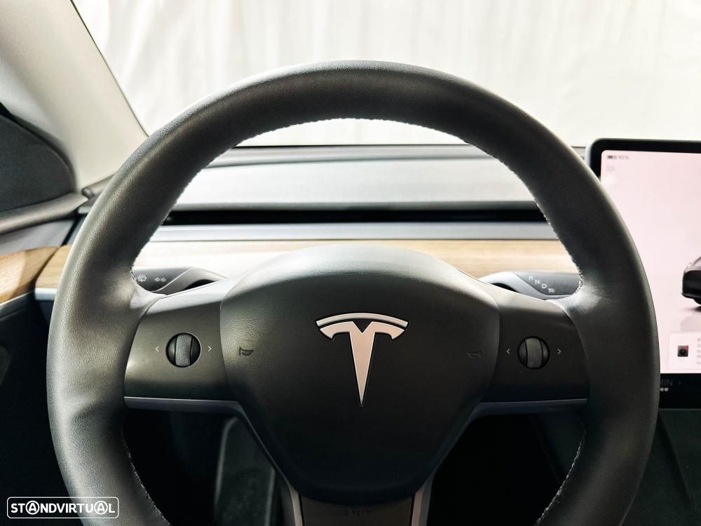 Tesla Model Y Long Range Dual Motor AWD - 40