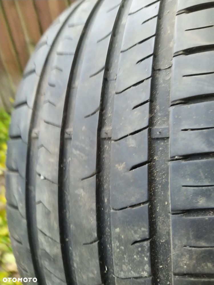 Opony Gremax 235/35/19 - 3