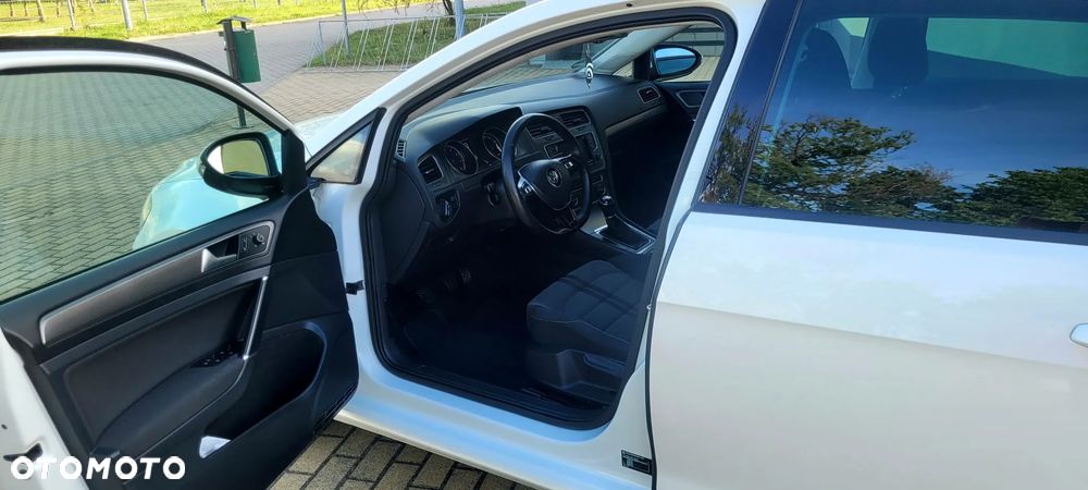 Volkswagen Golf - 26