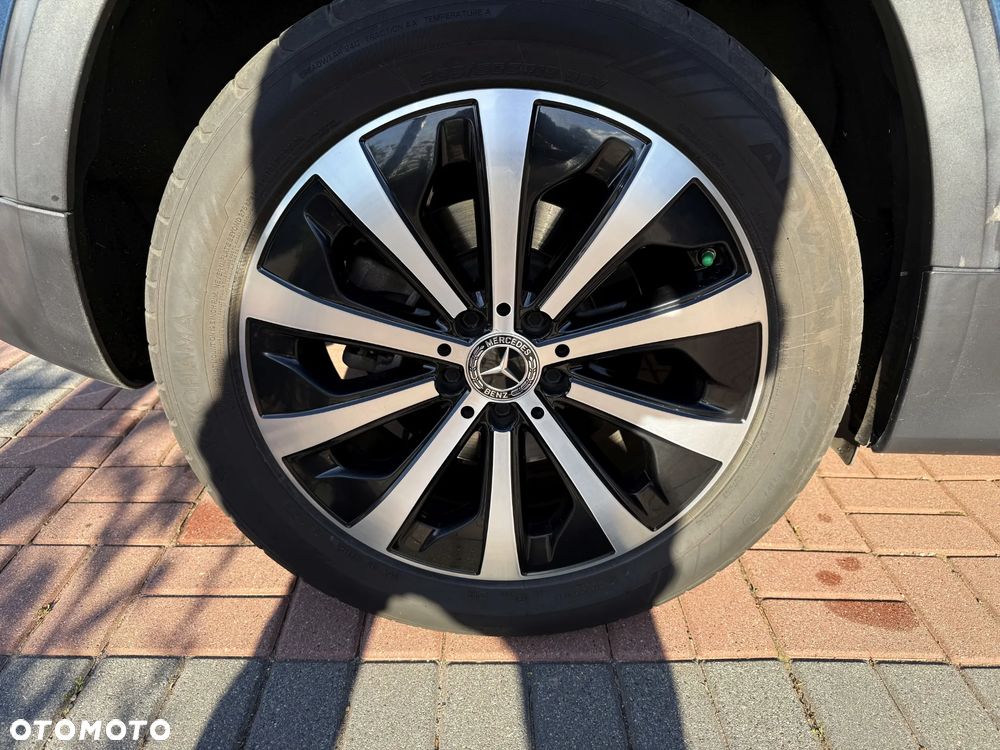 Mercedes-Benz GLB 250 4Matic 8G-DCT - 15