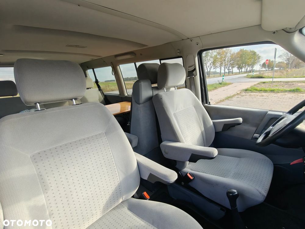 Volkswagen Multivan Standard - 17