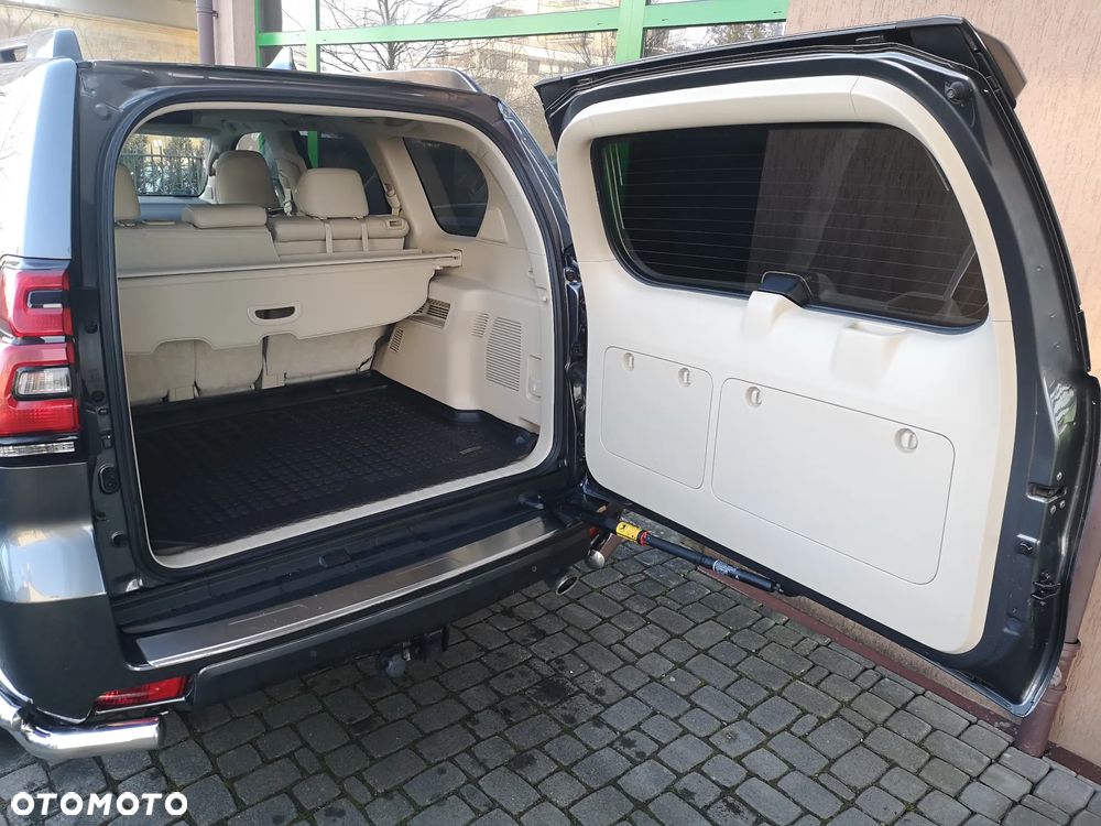 Toyota Land Cruiser LC 2.8 D-4D Premium - 33