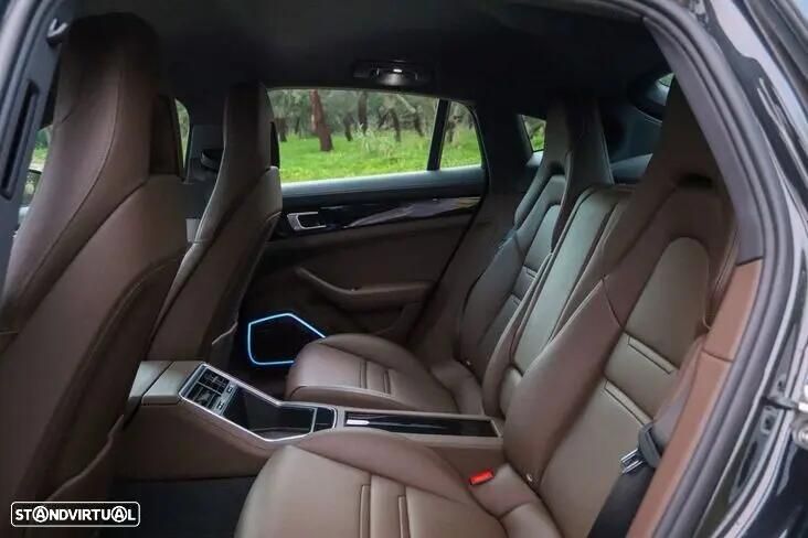 Porsche Panamera 4 E-Hybrid - 28