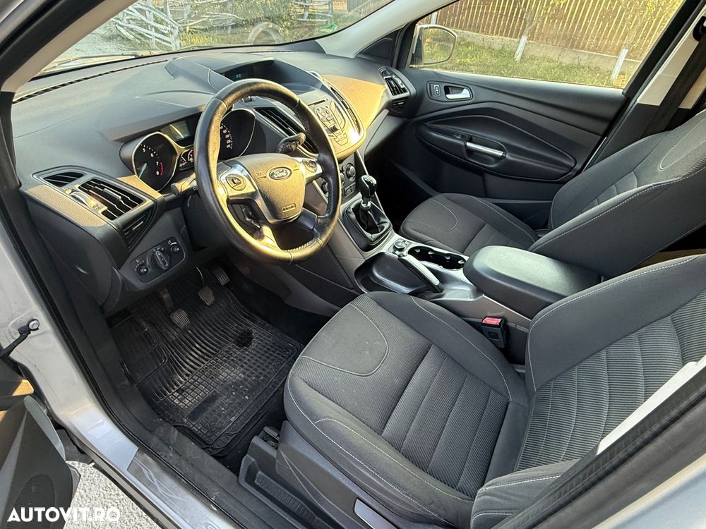 Ford Kuga 1.5 EcoBoost 2x4 Titanium - 5