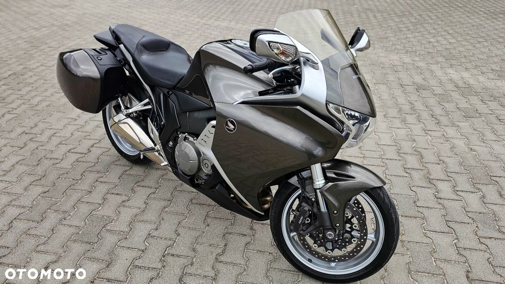 Honda VFR - 2