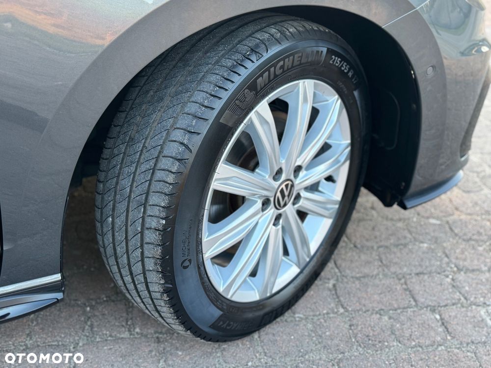 Volkswagen Touran - 15