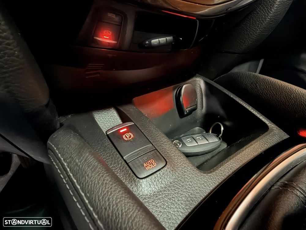 Nissan Qashqai 1.2 DIG-T N-Connecta RS 18 - 21