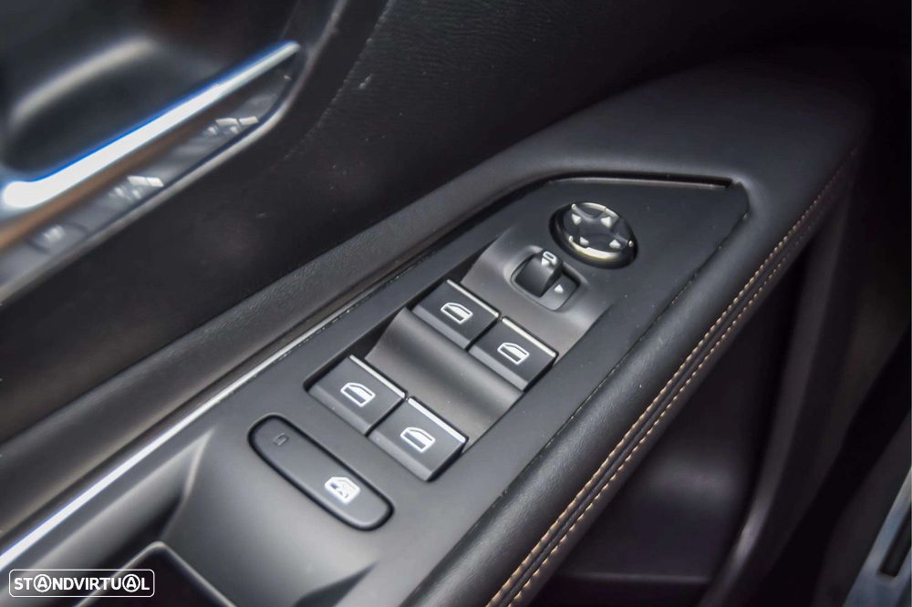 Peugeot 3008 1.6 Hybrid GT e-EAT8 - 17