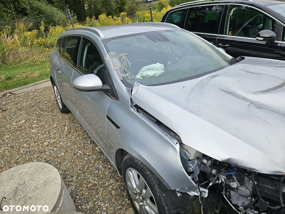 Renault Megane 1.5 Blue dCi Zen - 4