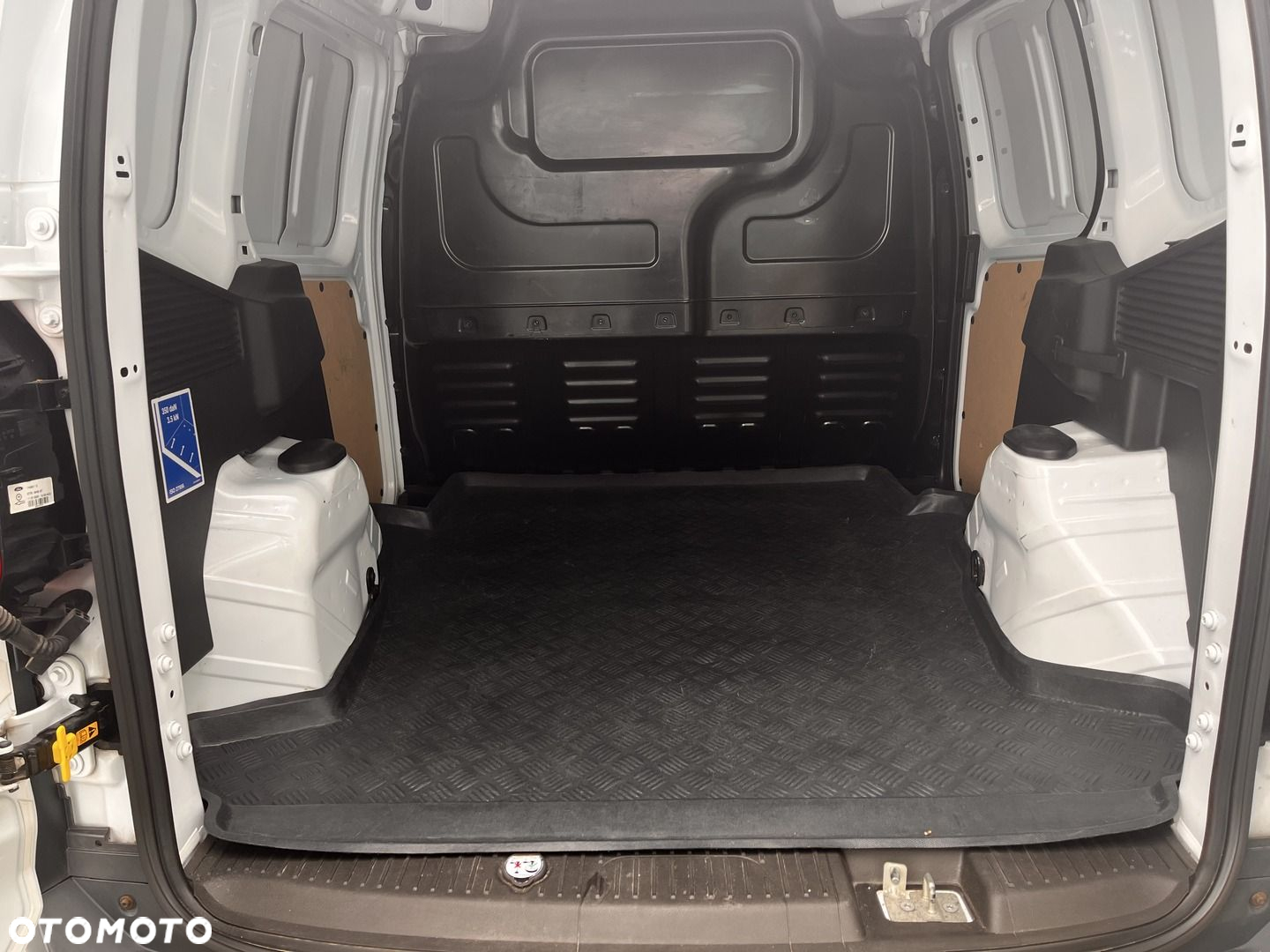 Ford Transit Courier - 7
