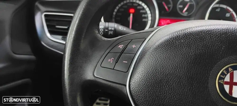 Alfa Romeo Giulietta 1.6 JTDM Exclusive - 40