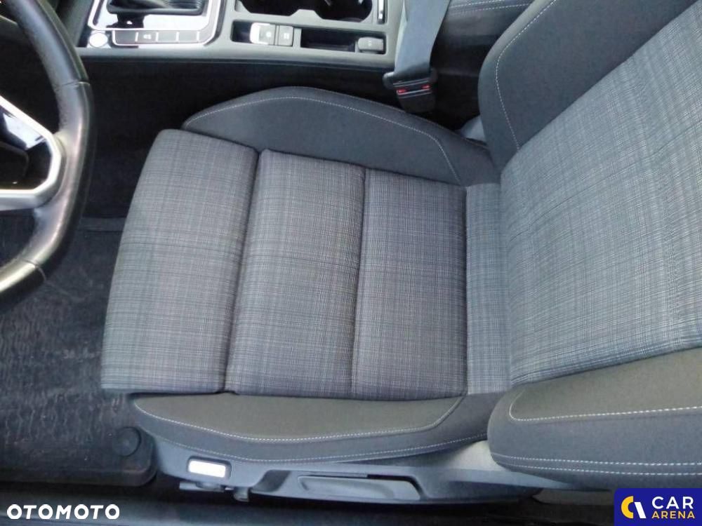 Volkswagen Passat - 25