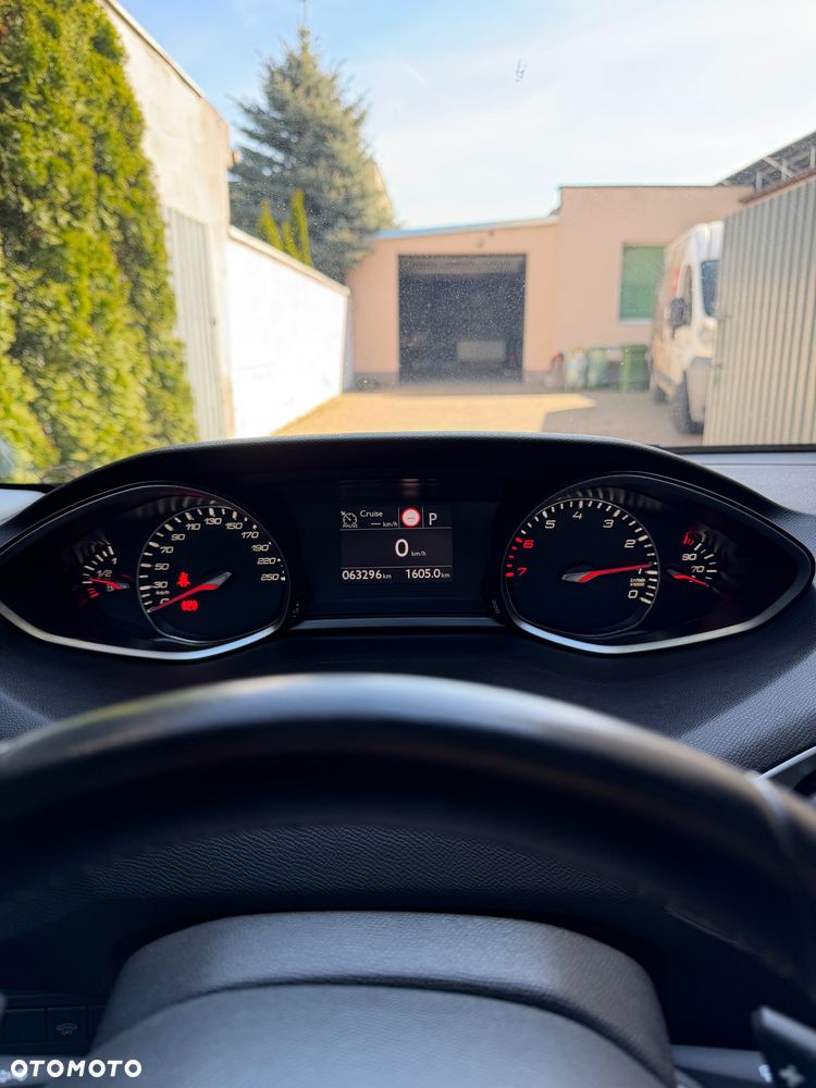 Peugeot 308 1.2 PureTech Allure Pack S&S EAT8 - 38