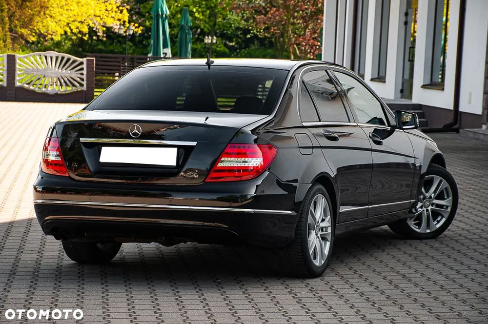 Mercedes-Benz Klasa C 180 T BlueEFFICIENCY Avantgarde - 11