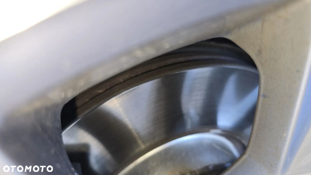 Volkswagen Passat - 12