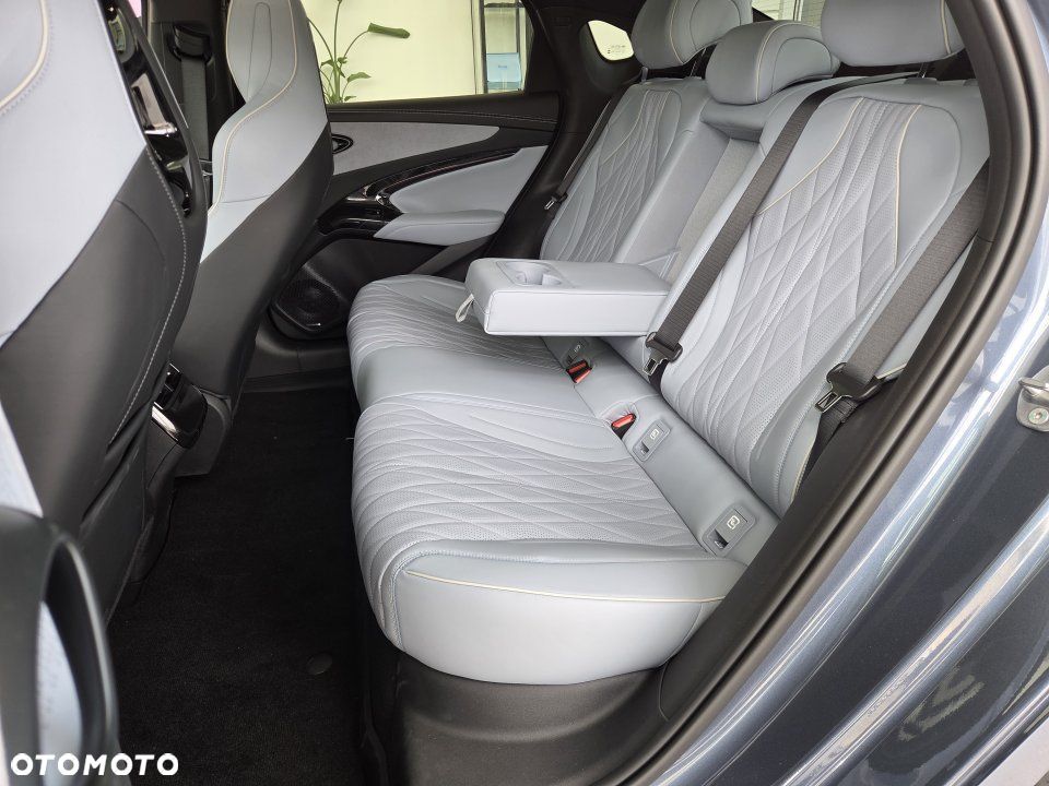 BYD Seal - 9