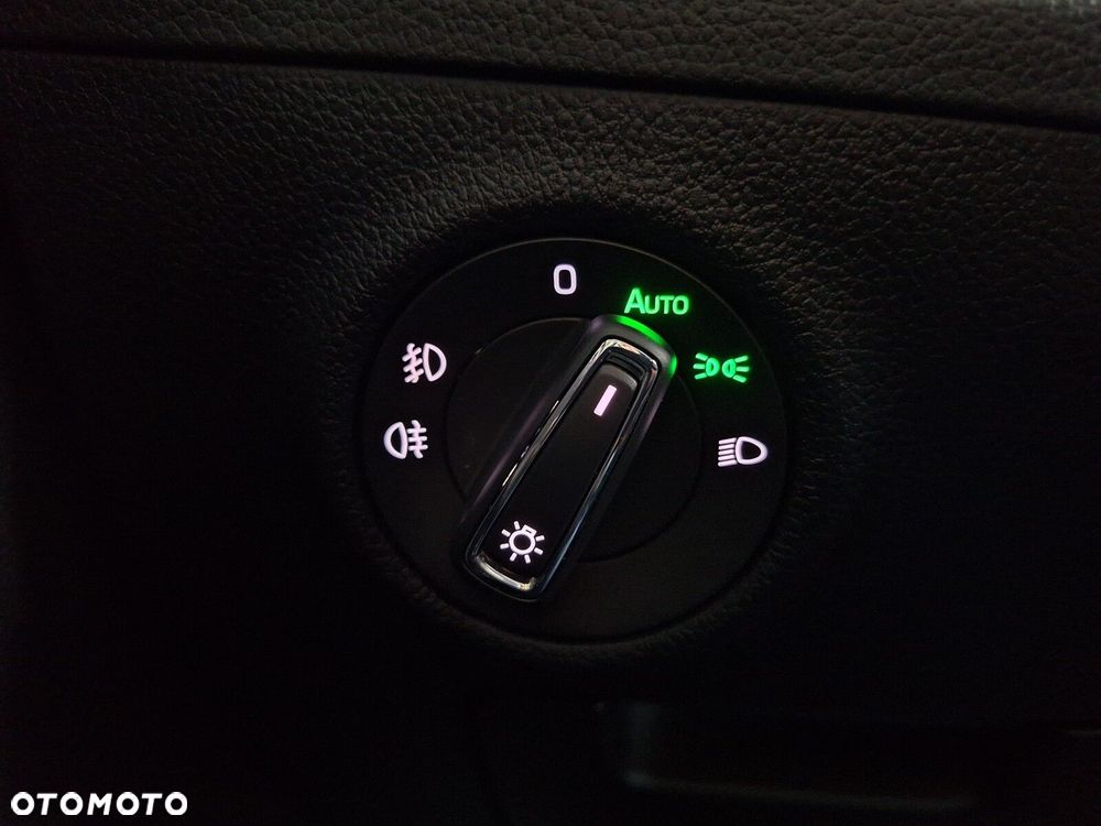 Skoda Superb 2.0 TDI SCR Ambition DSG - 36