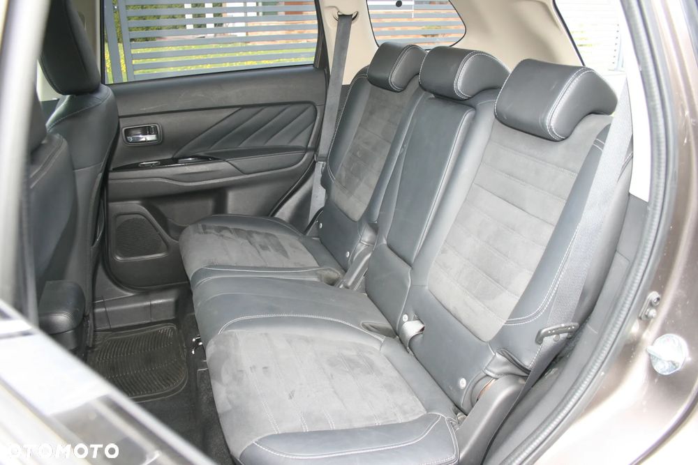 Mitsubishi Outlander 2.2 DID Intense - 13