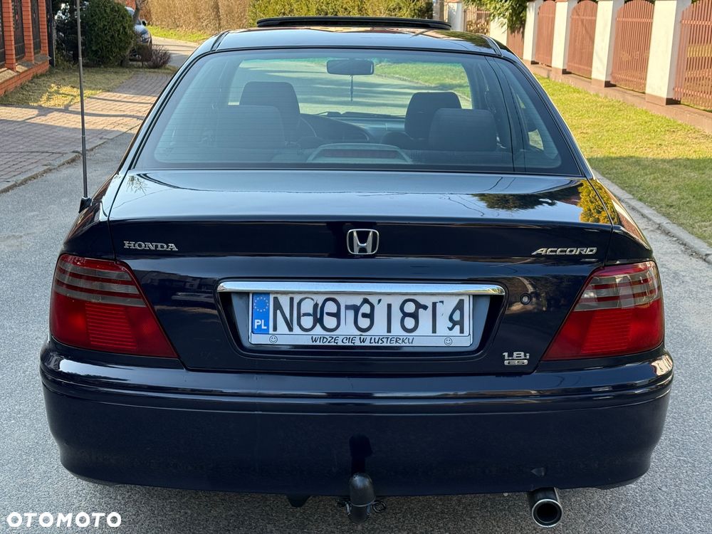 Honda Accord 1.8i LS - 5