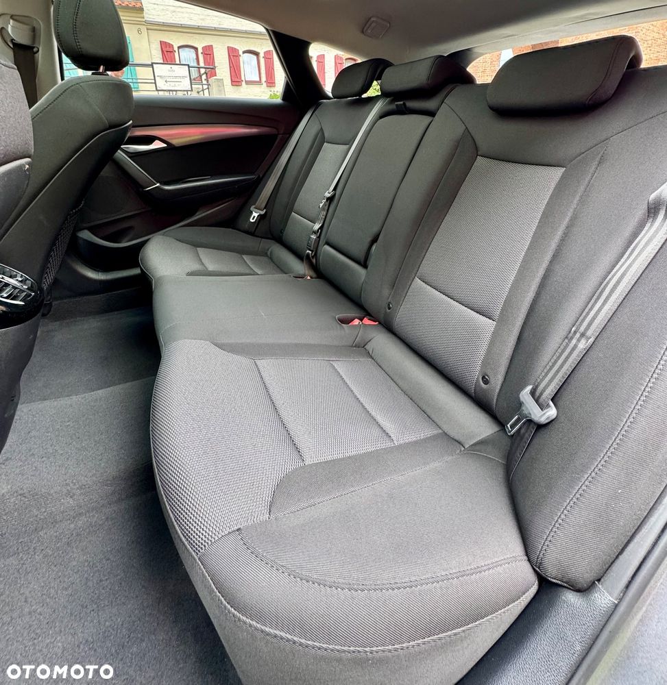 Hyundai i40 i40cw 1.7 CRDi Automatik Fifa World Cup Edition Gold - 18