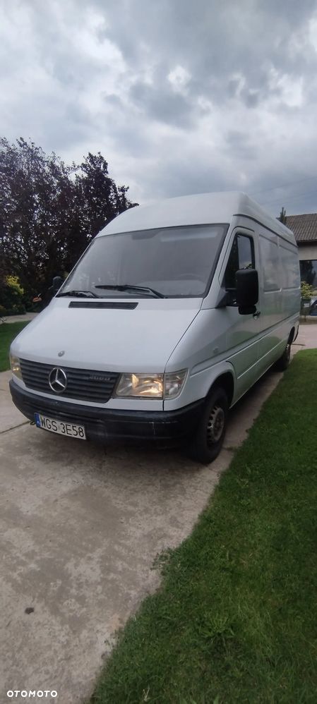 Mercedes-Benz Sprinter - 15