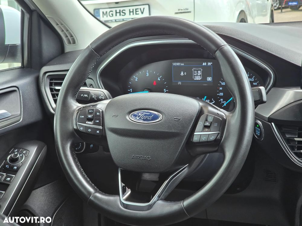 Ford Focus - 22