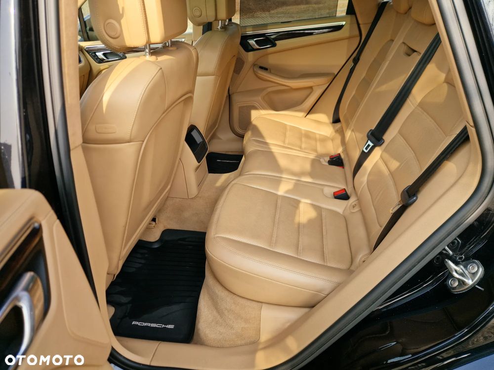 Porsche Macan - 26