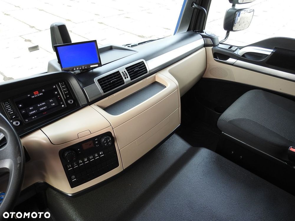 MAN TGL 12.220 KONTENER WINDA 18 PALET TEMPOMAT KLIMATYZACJA PNEUMATYKA AUTOMAT  BLIŹNIACZE KOŁA  220KM - 33