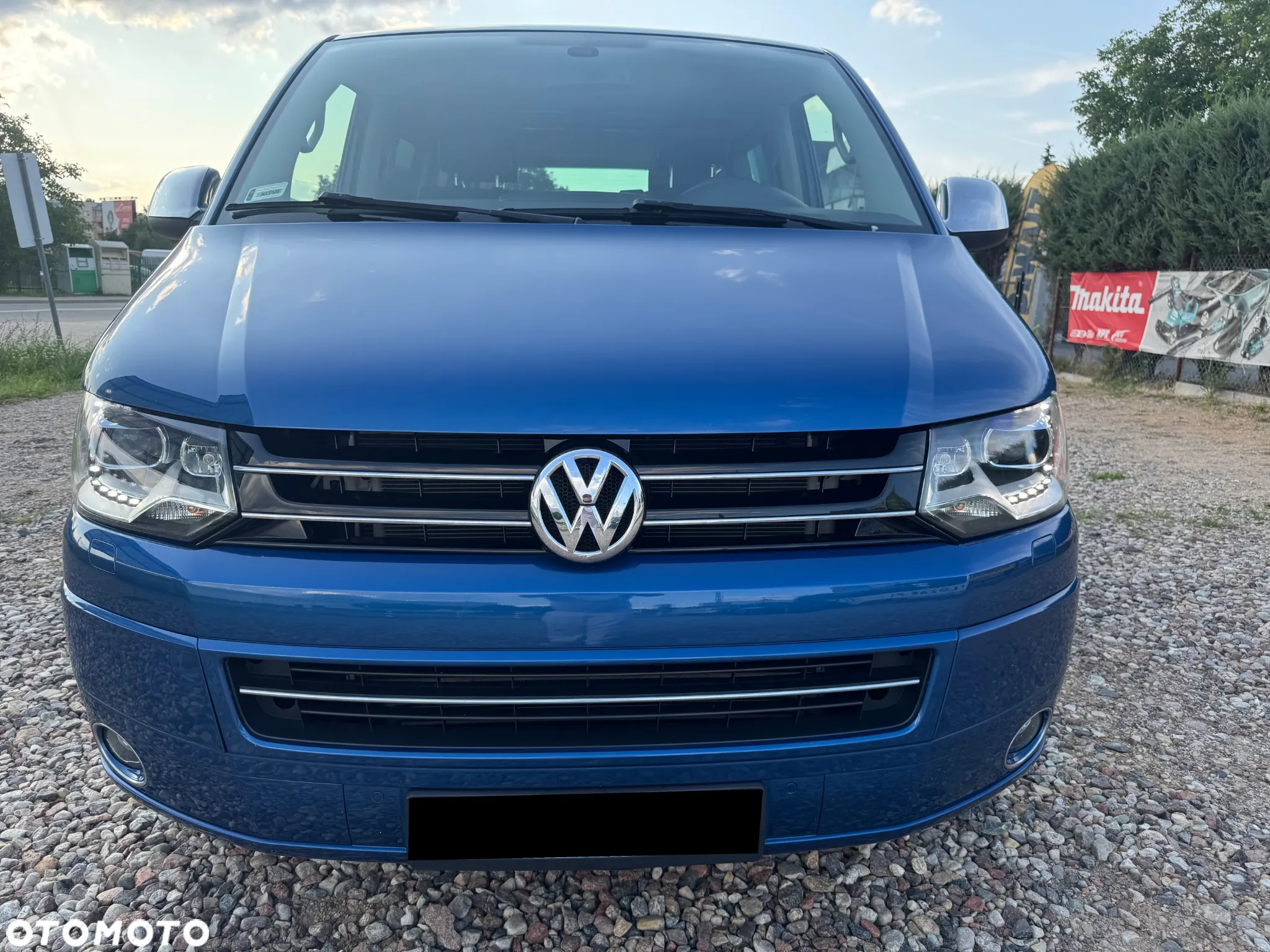 Volkswagen Multivan - 2