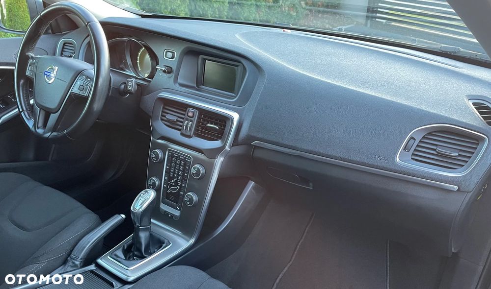 Volvo V40 T2 Momentum - 7