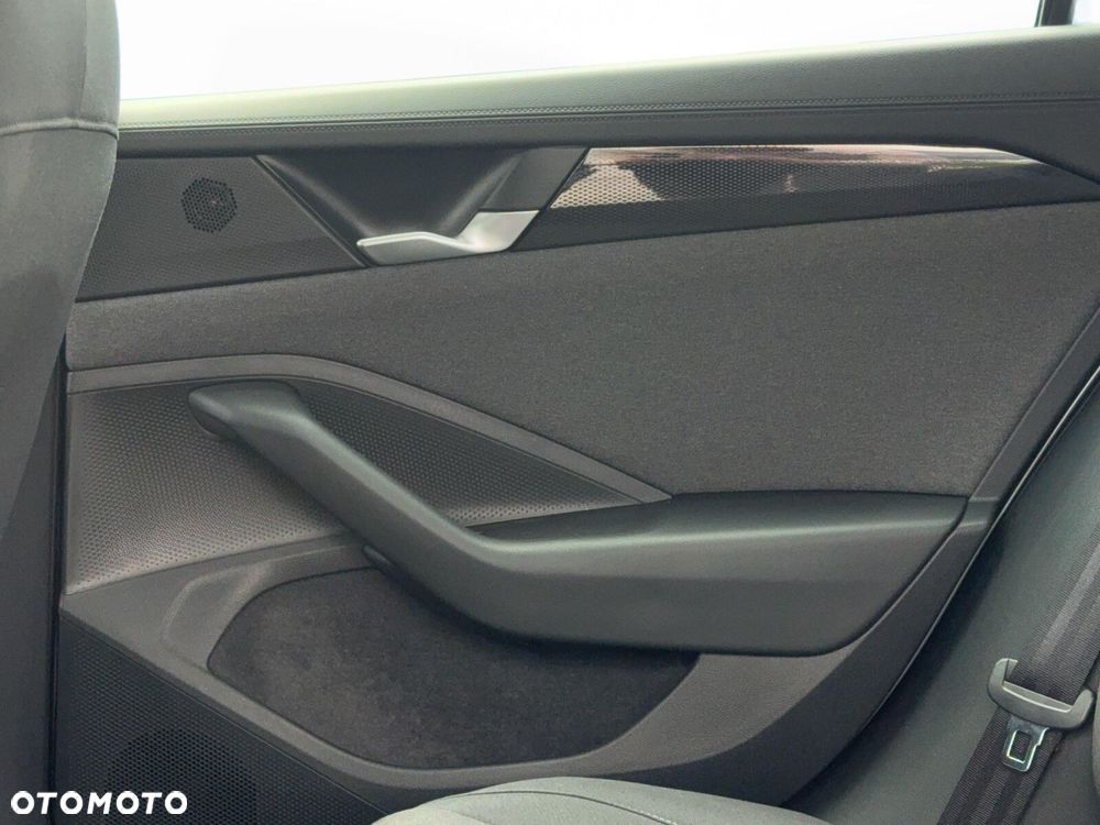 Volkswagen Passat Variant - 27