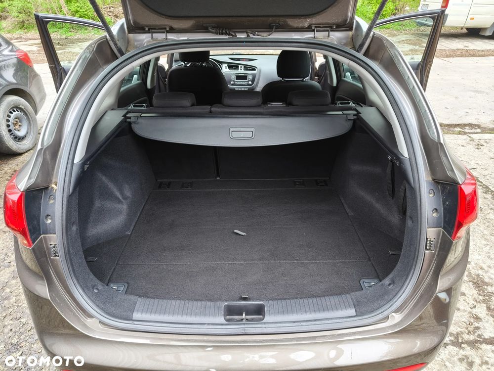 Kia Ceed - 25