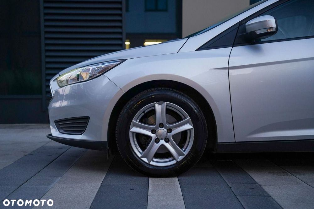 Ford Focus 1.6 Trend - 23