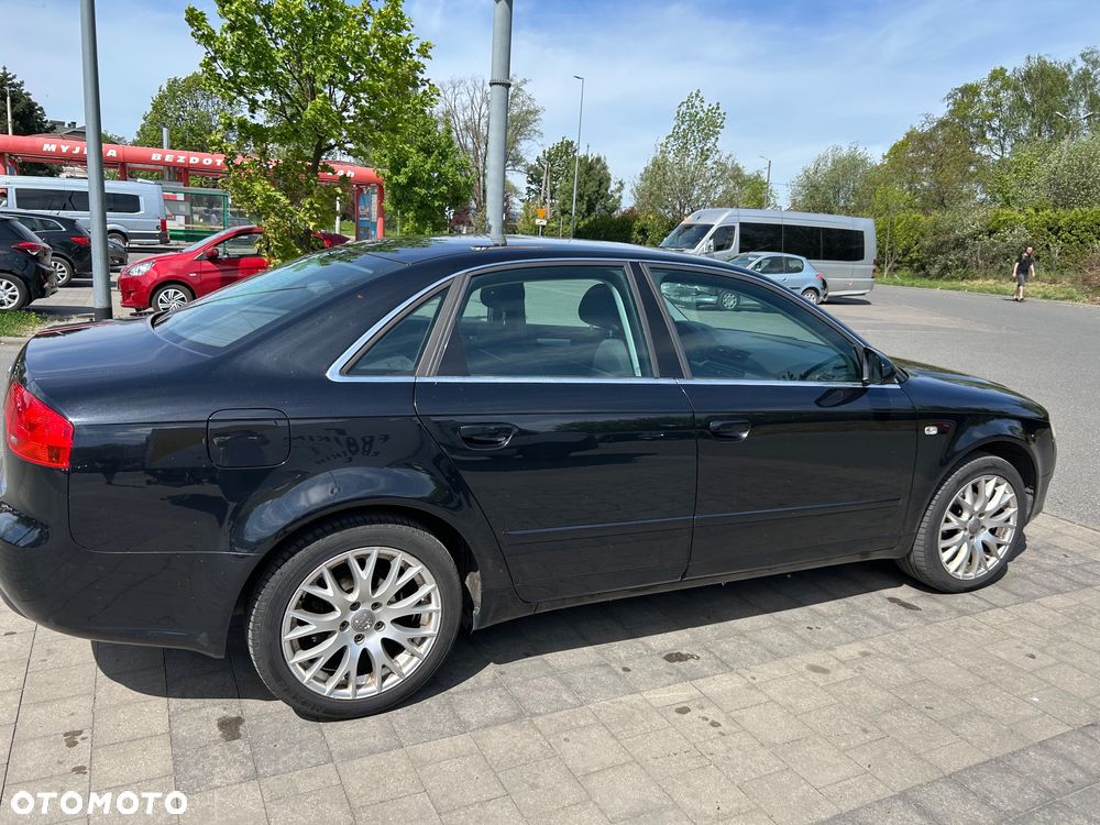 Audi A4 Limousine - 2