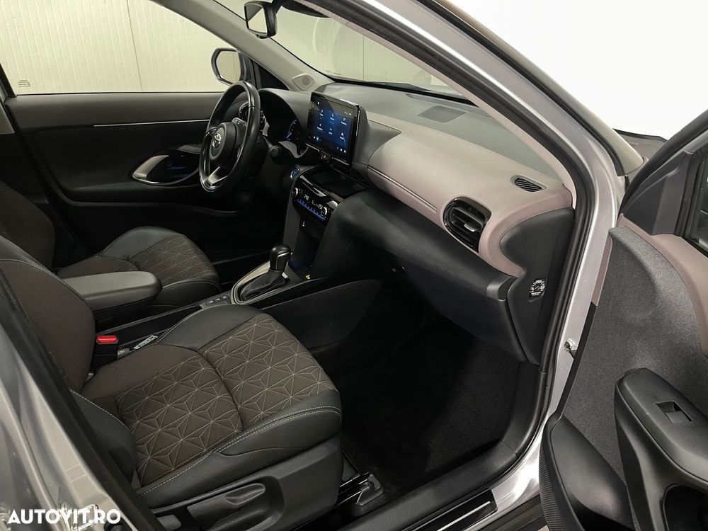 Toyota Yaris Cross 1.5 VVT-i HSD 4x2 Exclusive Elegant - 11