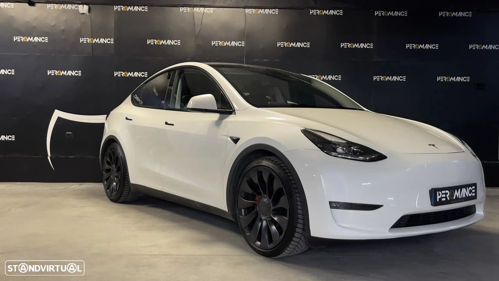 Tesla Model Y Performance Dual Motor AWD - 9