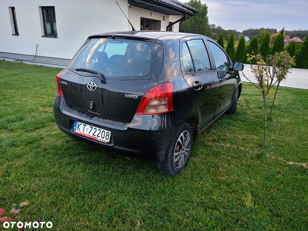 Toyota Yaris - 4