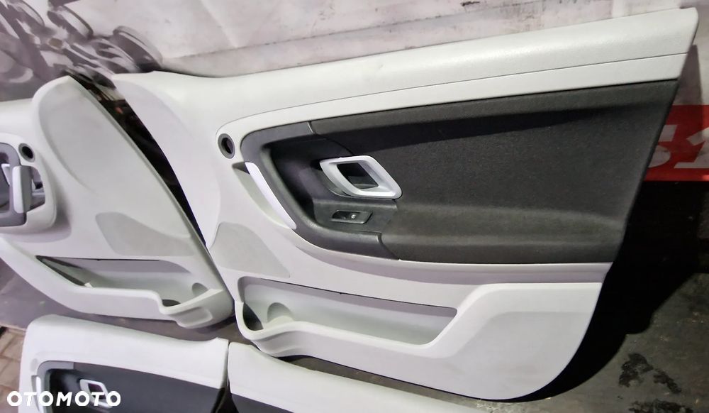 BOCZKI DRZWI KOMPLET SKODA FABIA II HB - 5