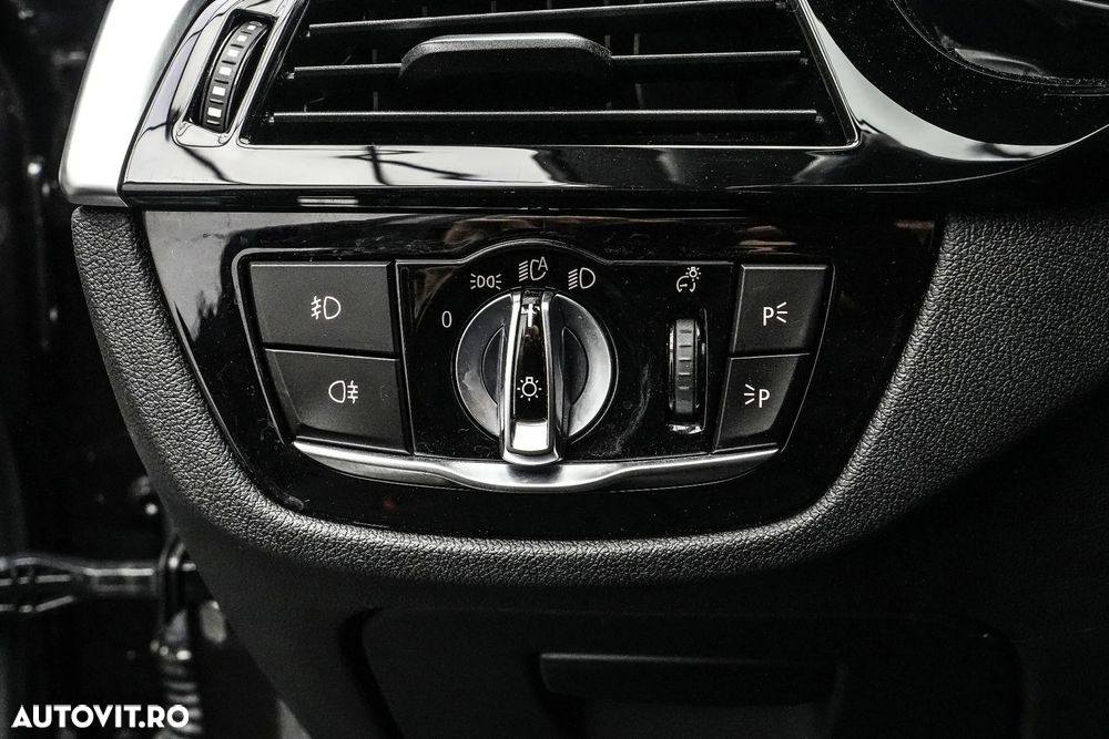 BMW Seria 5 520d xDrive AT - 26